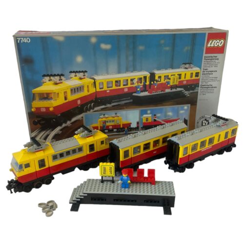 LEGO 7740: Inter-City Passenger Train