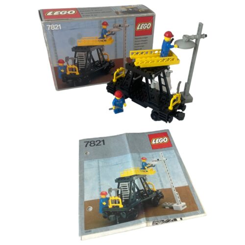 LEGO 7821: Overhead Gantry and Lighting Maintenance Wagon (Service Waggon)