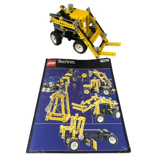 LEGO 8074: Universal Set with Flex System