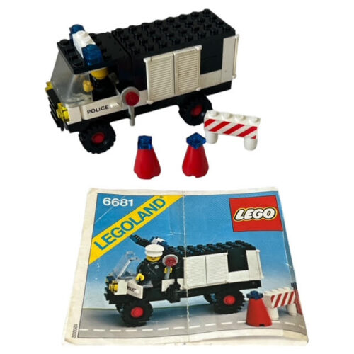 LEGO 6681: Police Van