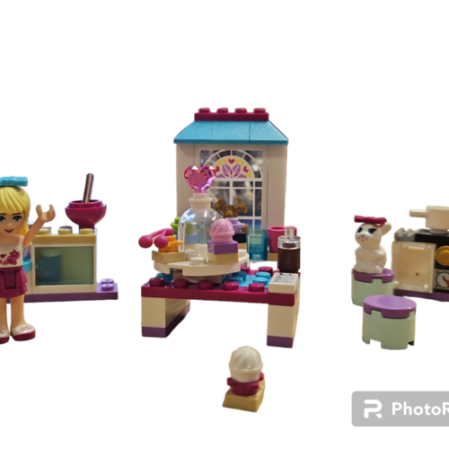 LEGO 41308: Stephanie’s Friendship Cakes