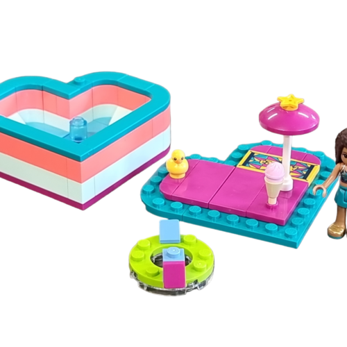 LEGO 41384: Andrea’s Summer Heart Box
