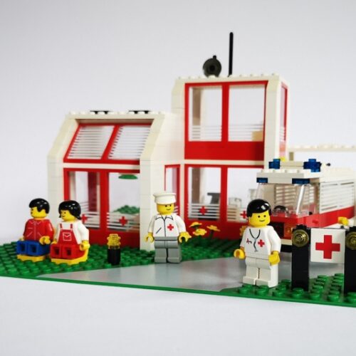 LEGO 6380: Emergency Treatment Center (St. Mary’s Hospital)