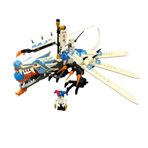 LEGO 2260: IJsdraak aanval