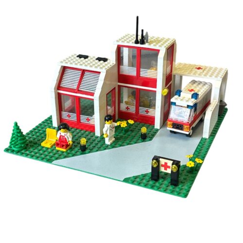 LEGO 6380: Emergency Treatment Center (St. Mary’s Hospital)