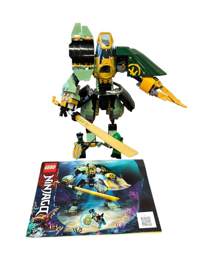 LEGO 71750: Lloyd's Hydro Mecha - Image 2