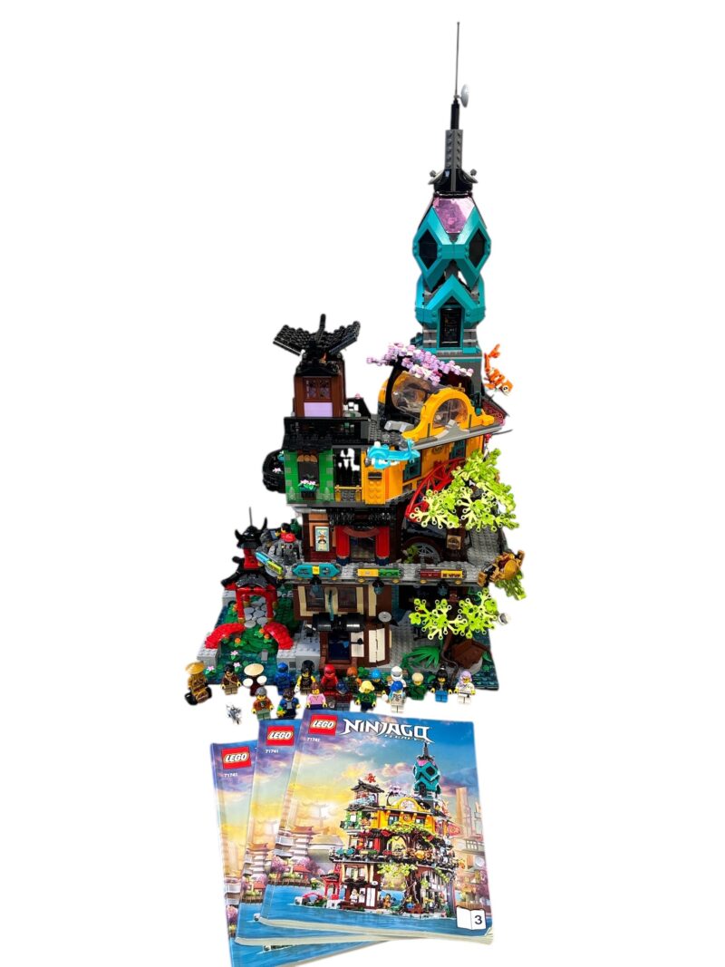 LEGO 71741: NINJAGO Stadstuinen - Image 2