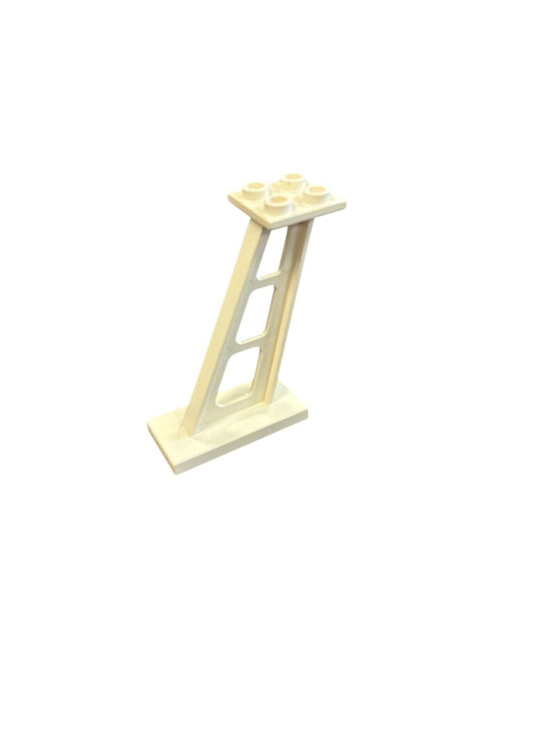 LEGO 4476b: Ondersteuning van 2 x 4 x 5 staander hellende, 5 mm brede palen Wit