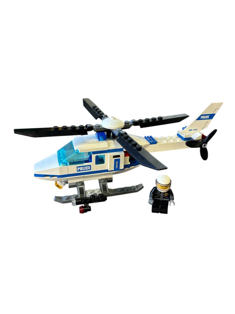 LEGO 7741: Politiehelikopter