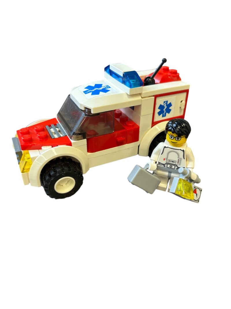 LEGO 7902: Auto van de dokter