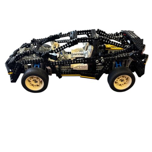 LEGO 8880: Super Car