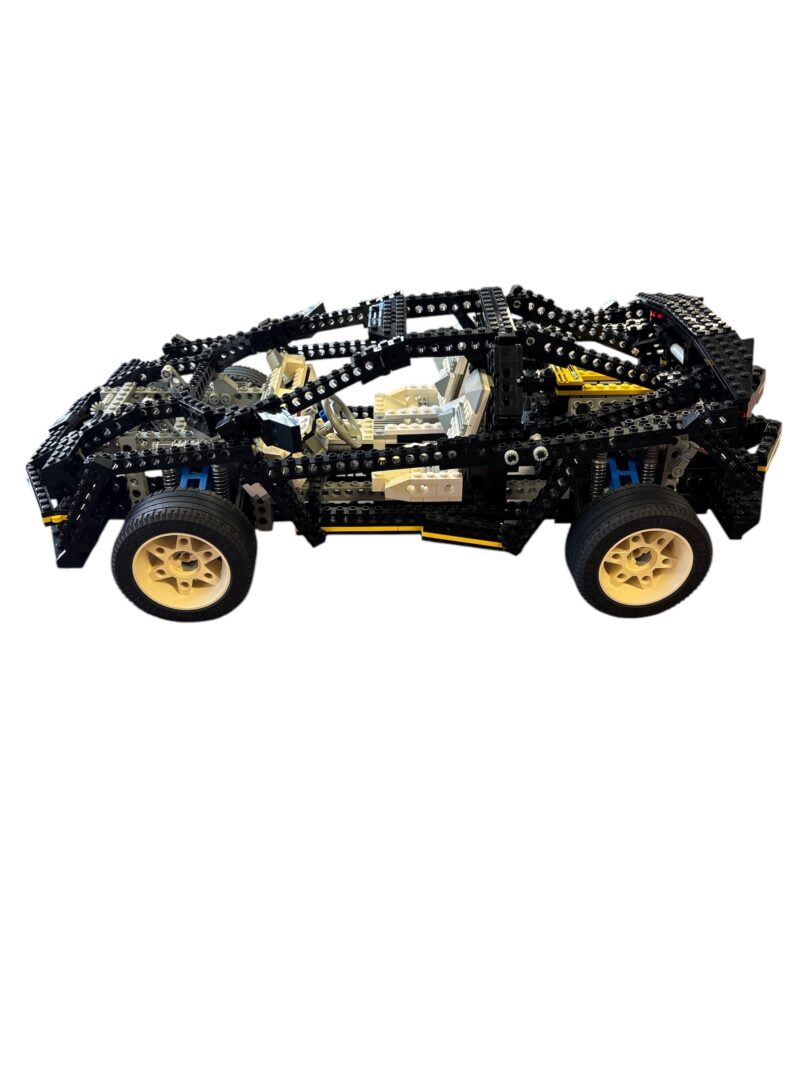 LEGO 8880: Super Car