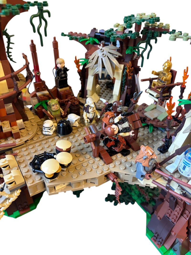 LEGO 10236: Ewok Village - UCS - Afbeelding 4