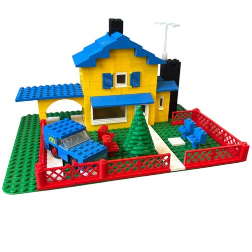 LEGO 361-1: Tea Garden Cafe with Baker’s Van