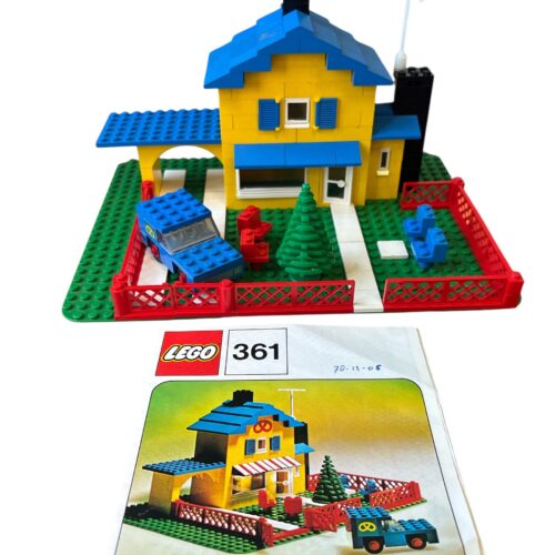 LEGO 361-1: Tea Garden Cafe with Baker’s Van