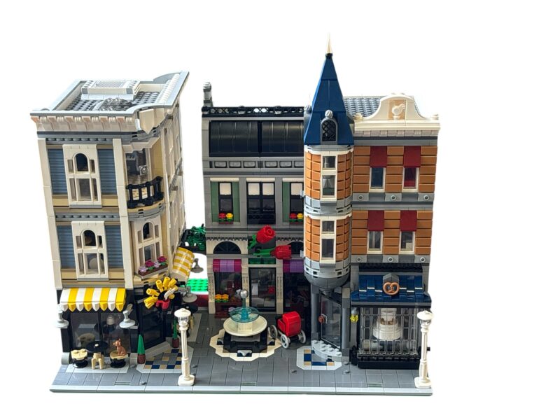 LEGO 10255: Assembly Square