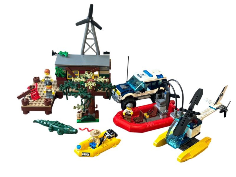 LEGO 60068: Crooks' Hideout
