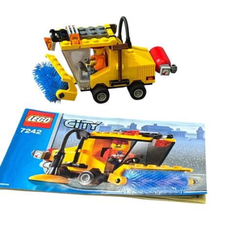 LEGO 7242: Street Sweeper