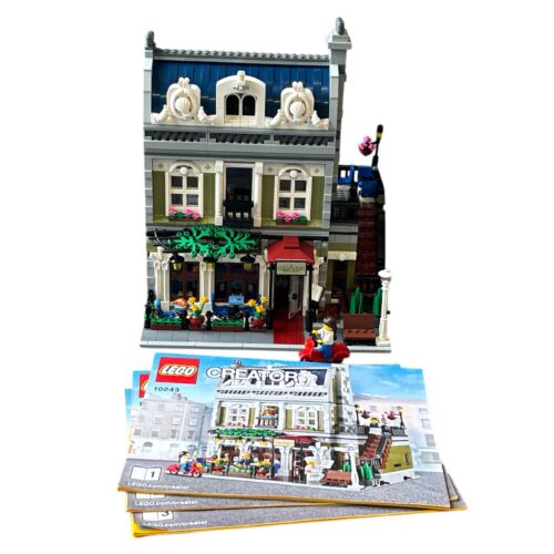 LEGO 10243: Parisian Restaurant