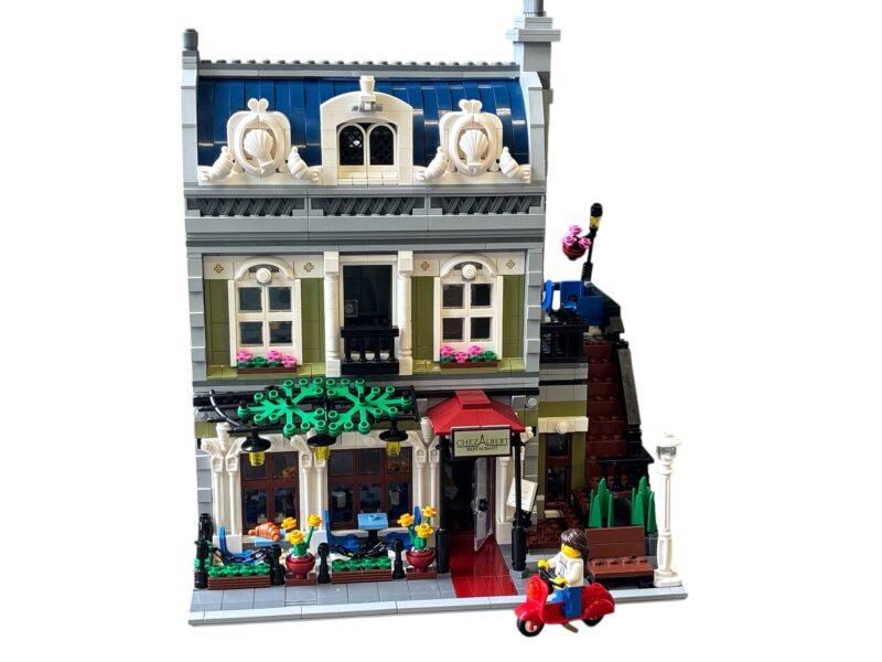 LEGO 10243: Parisian Restaurant