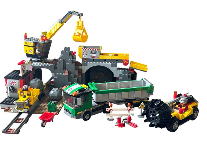 LEGO 4204: The Mine