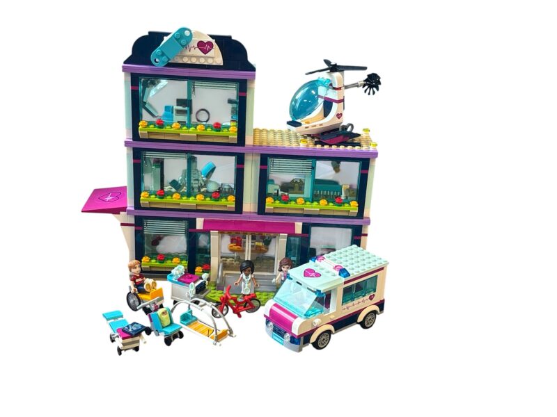 LEGO 41318: Heartlake Hospital