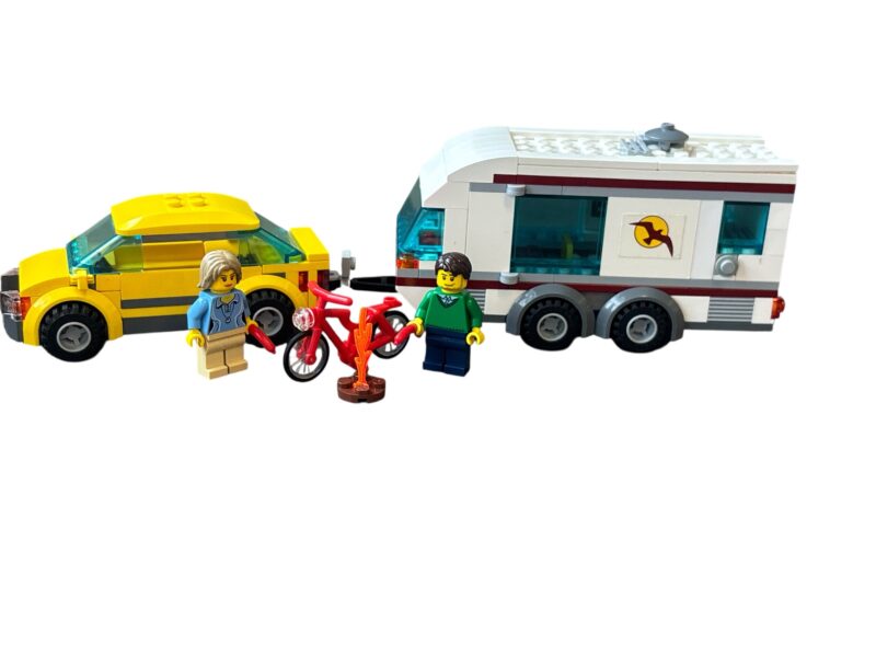 LEGO 4435: Car and Caravan