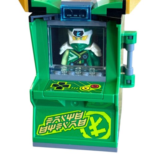 LEGO 70716: Lloyd Avatar – Arcade Pod