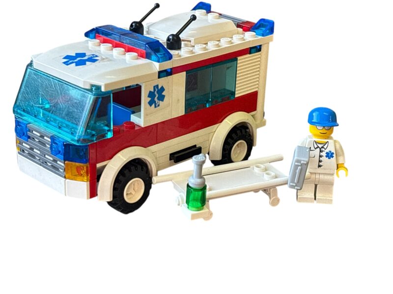 LEGO 7890: Ambulance