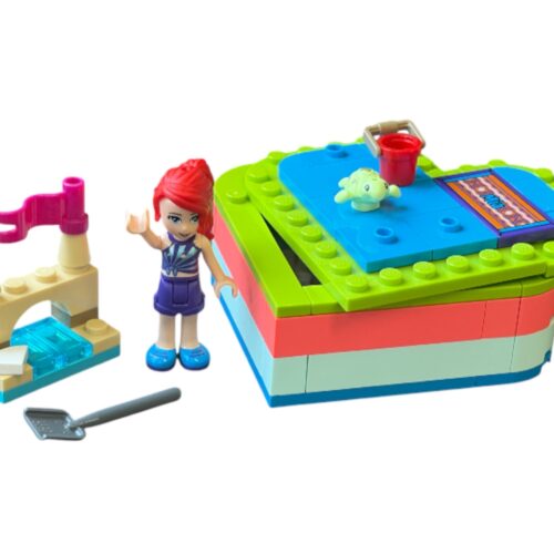LEGO 41388: Mia’s Summer Heart Box