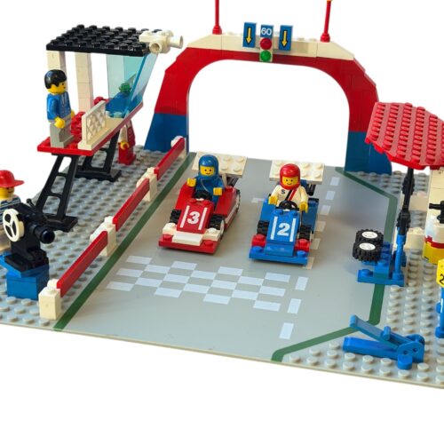 LEGO 6381: Motor Speedway