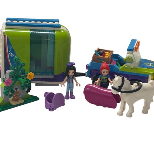 LEGO 41371: Mia’s Horse Trailer