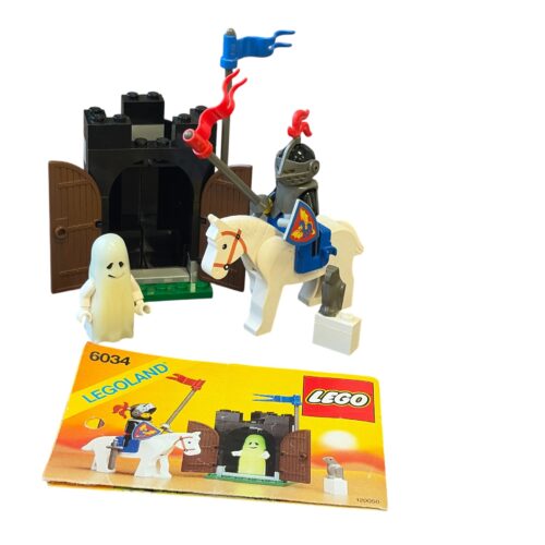 LEGO 6034: Black Monarch’s Ghost