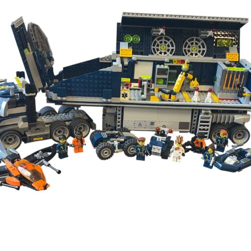 LEGO 8635: Mission 6: Mobile Command Center