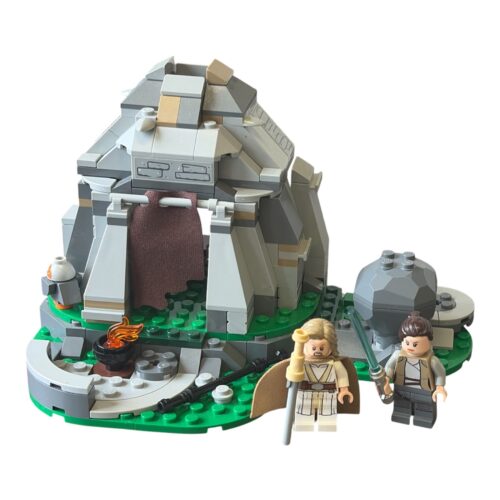 LEGO 75200: Ahch-To Island Training