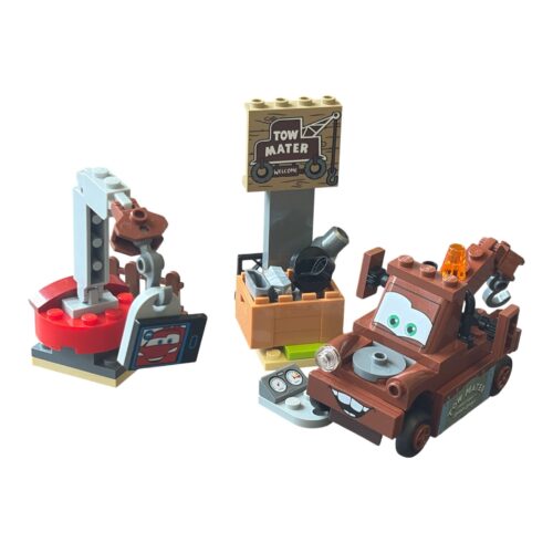 LEGO 10733: Mater’s Junkyard